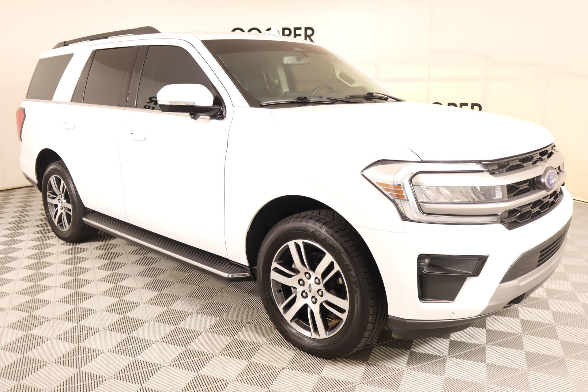 Used 2023 Ford Expedition XLT