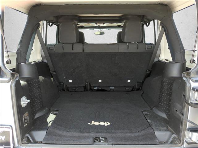 Used 2015 Jeep Wrangler Unlimited Sahara w/ Connectivity Group image 6