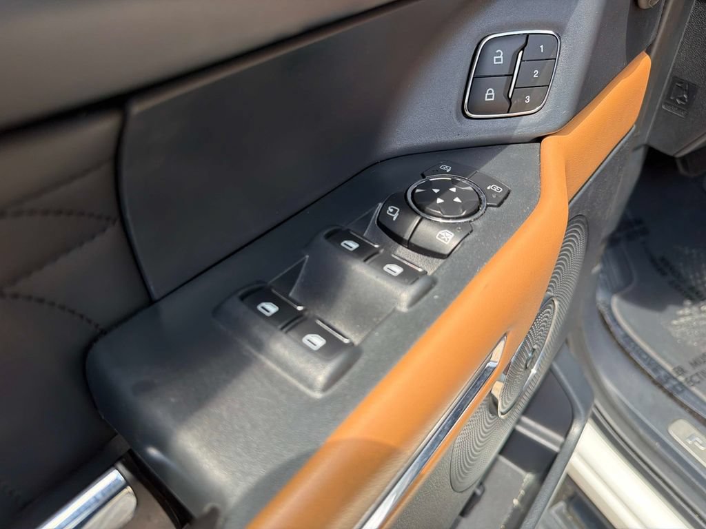 Used 2022 Ford Expedition Platinum AWD/4WD image 19