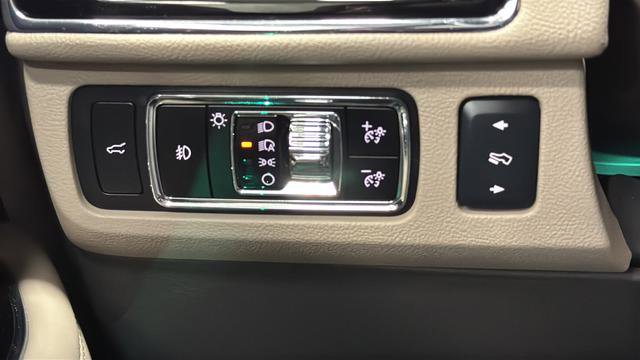 Used 2024 Lincoln Navigator Premiere AWD/4WD image 34