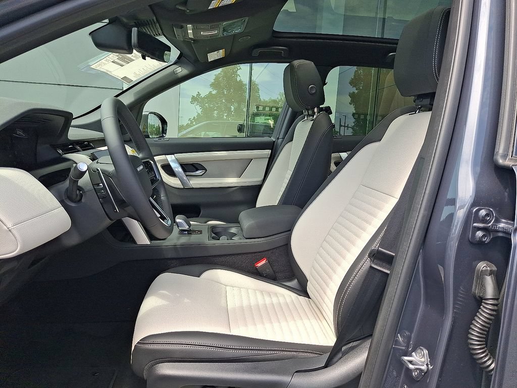 New 2026 Land Rover Discovery Sport Landmark AWD/4WD image 9