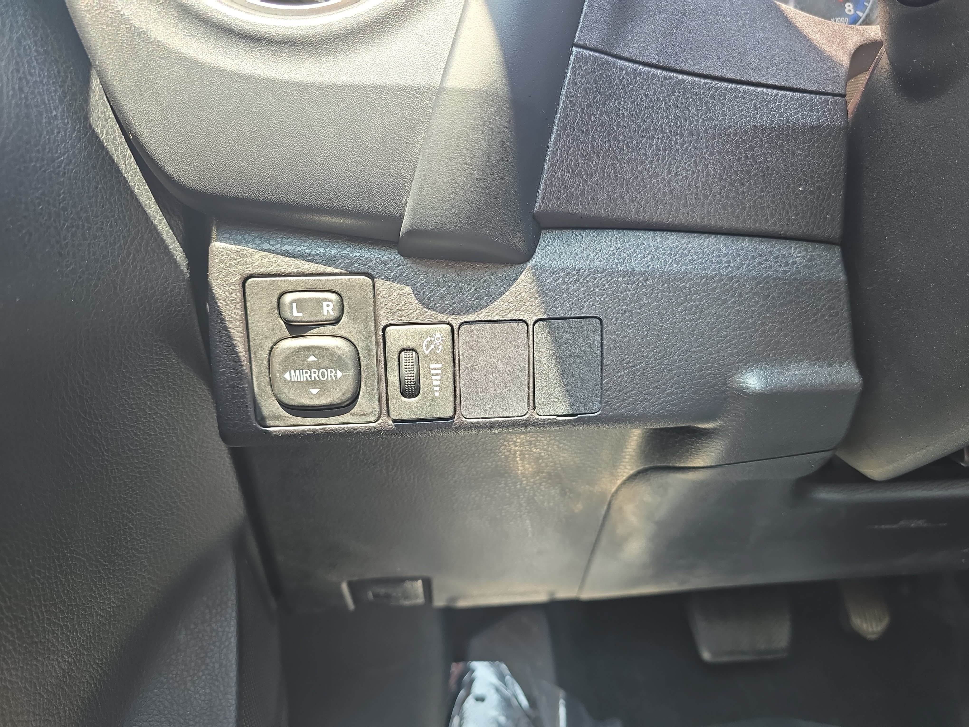 Used 2019 Toyota Corolla LE FWD image 23
