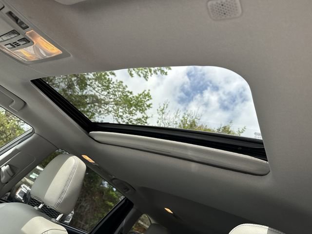 Used 2019 Toyota Highlander XLE FWD image 29