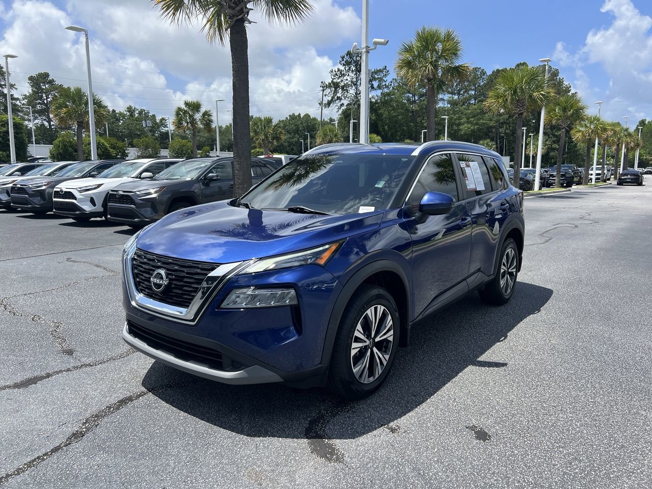 Used 2022 Nissan Rogue SV w/ SV Premium Package FWD image 5