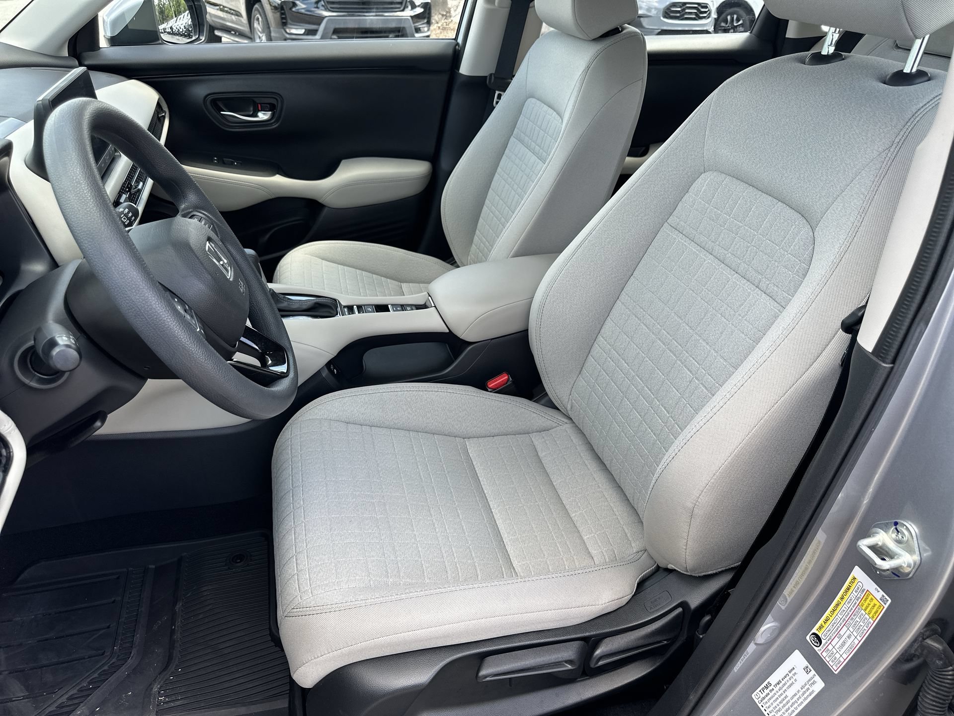 Used 2025 Honda HR-V LX image 19