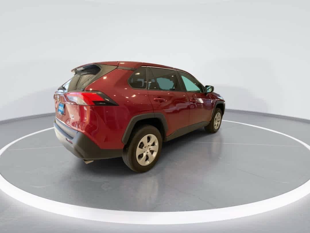 Used 2024 Toyota RAV4 LE AWD/4WD image 8