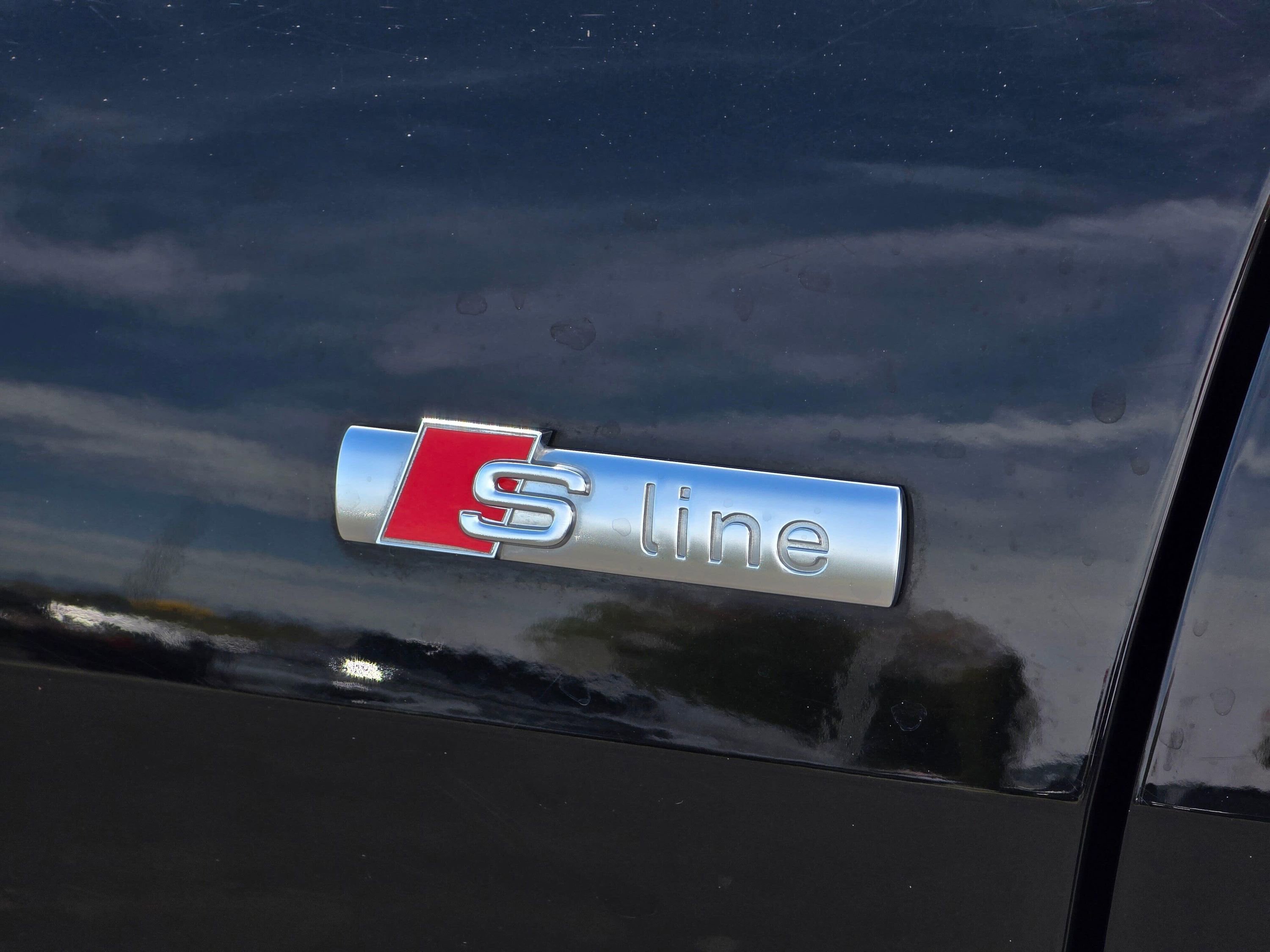 Used 2025 Audi Q4 e-tron Premium w/ Convenience Package AWD/4WD image 35