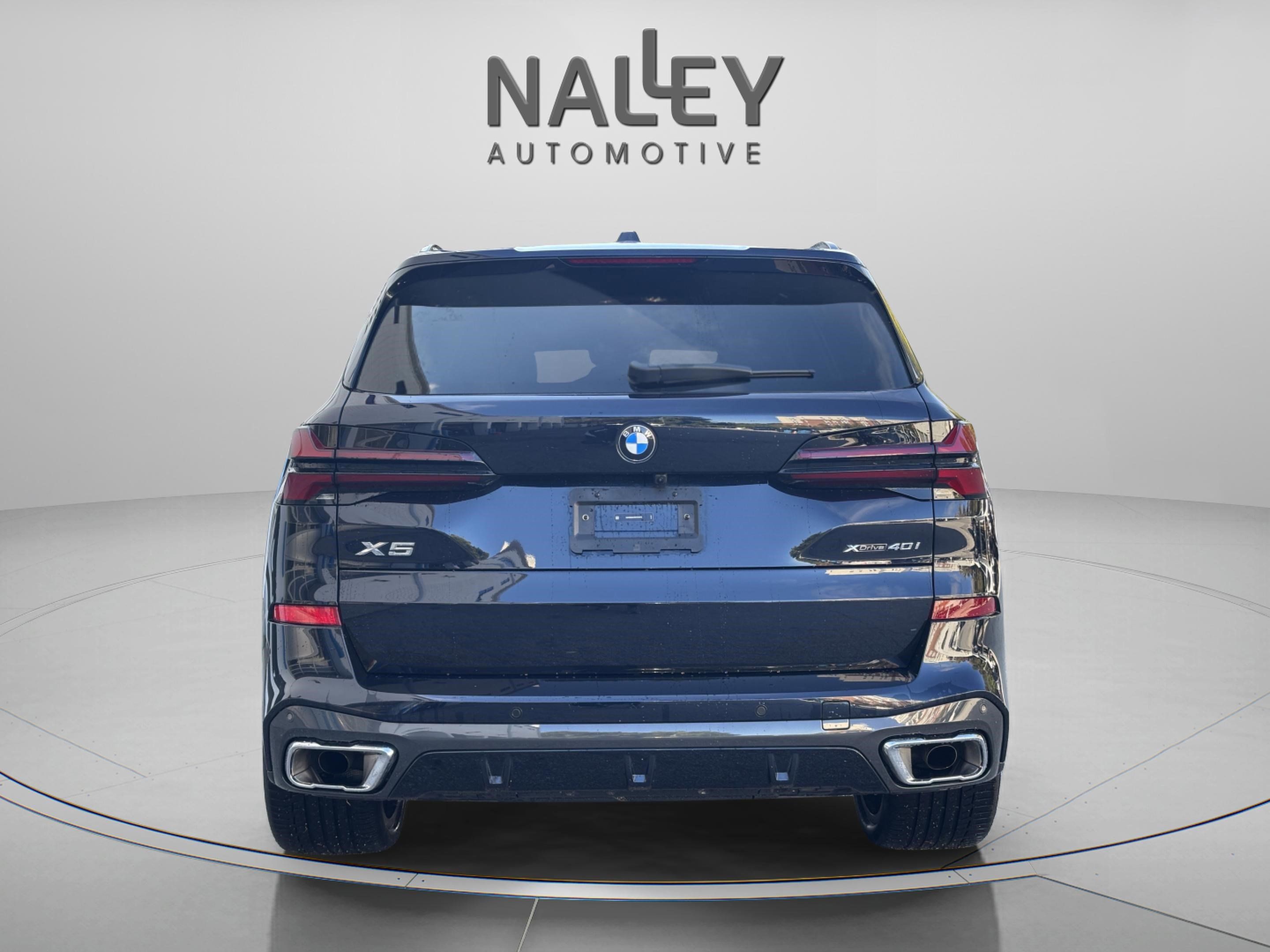 Used 2024 BMW X5 xDrive40i w/ M Sport Package image 3