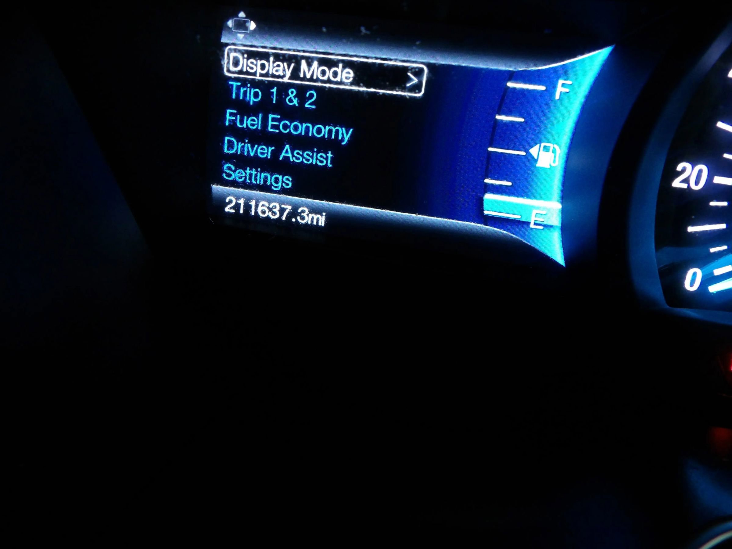 Used 2015 Ford Fusion SE w/ Equipment Group 202A FWD image 18