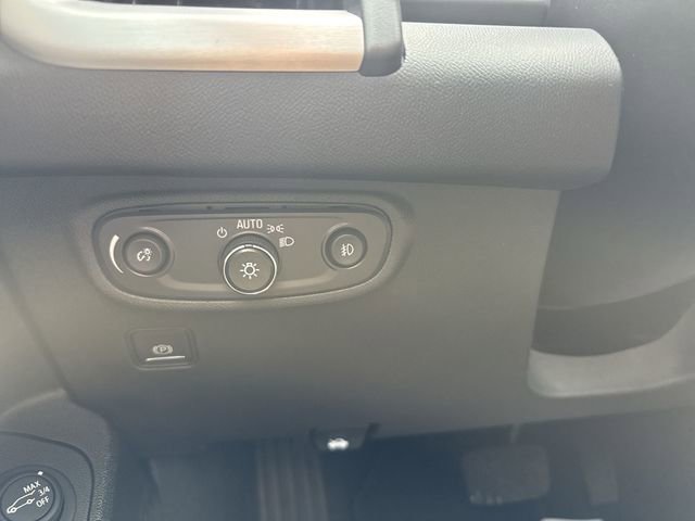 Used 2021 GMC Terrain SLT w/ Elevation Edition image 17