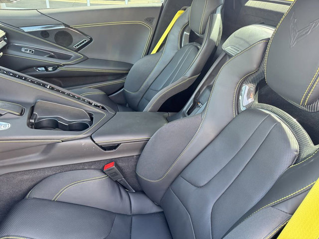 Used 2024 Chevrolet Corvette Stingray Premium Conv w/ Z51 Performance Package image 15