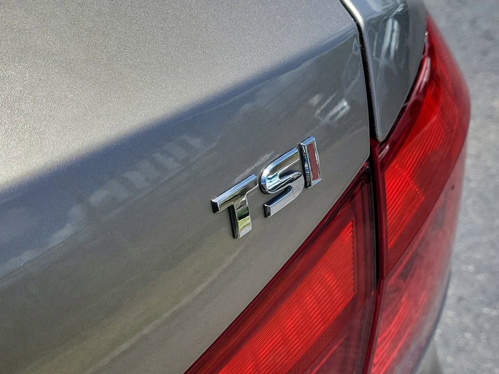 Used 2015 Volkswagen Passat 1.8T Limited Edition image 6