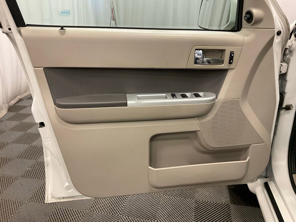 Used 2009 Mercury Mariner Premier image 9