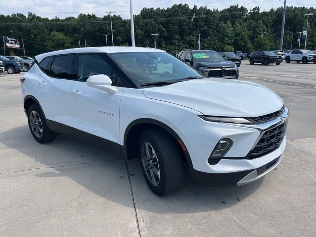 Used 2025 Chevrolet Blazer LT FWD image 9