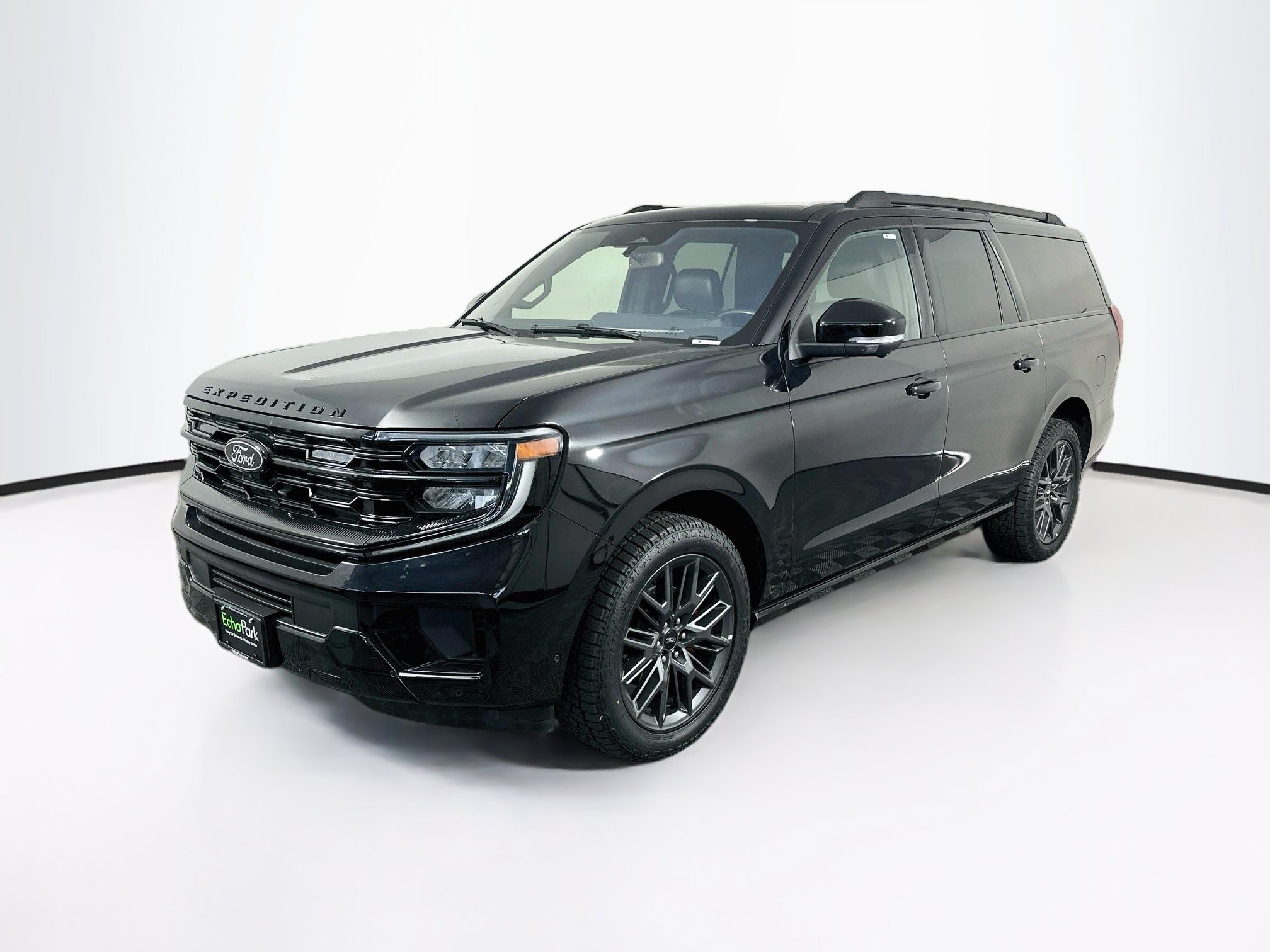 Used 2025 Ford Expedition Max Platinum w/ Stealth Performance Package AWD/4WD image 3