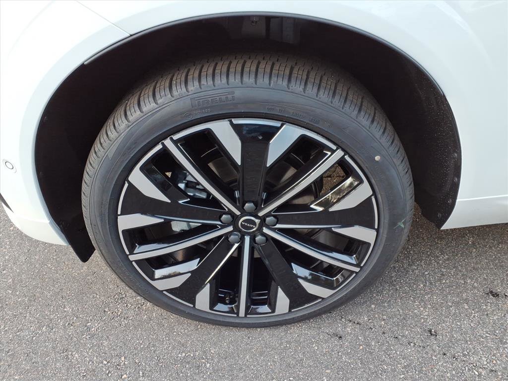 New 2026 Volvo XC60 B5 Ultra w/ Protection Package Premier image 11