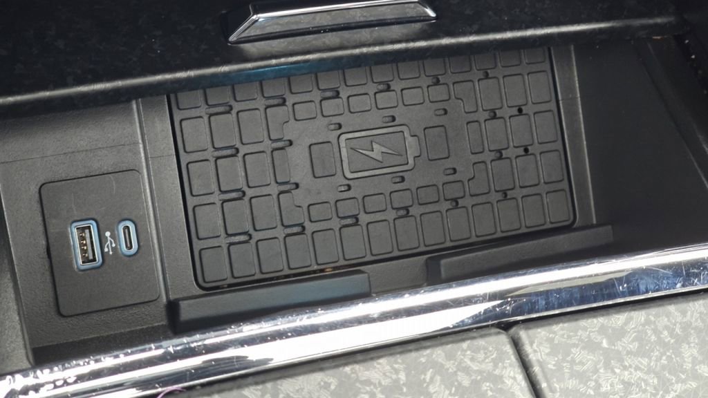 Used 2022 Ford Expedition Max Limited image 6