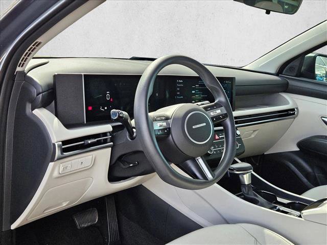 Certified 2025 Hyundai Tucson SE FWD image 10