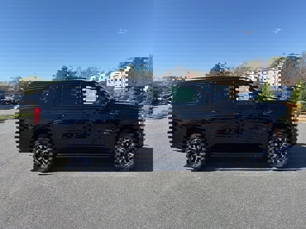 New 2026 GMC Yukon XL AT4 image 6