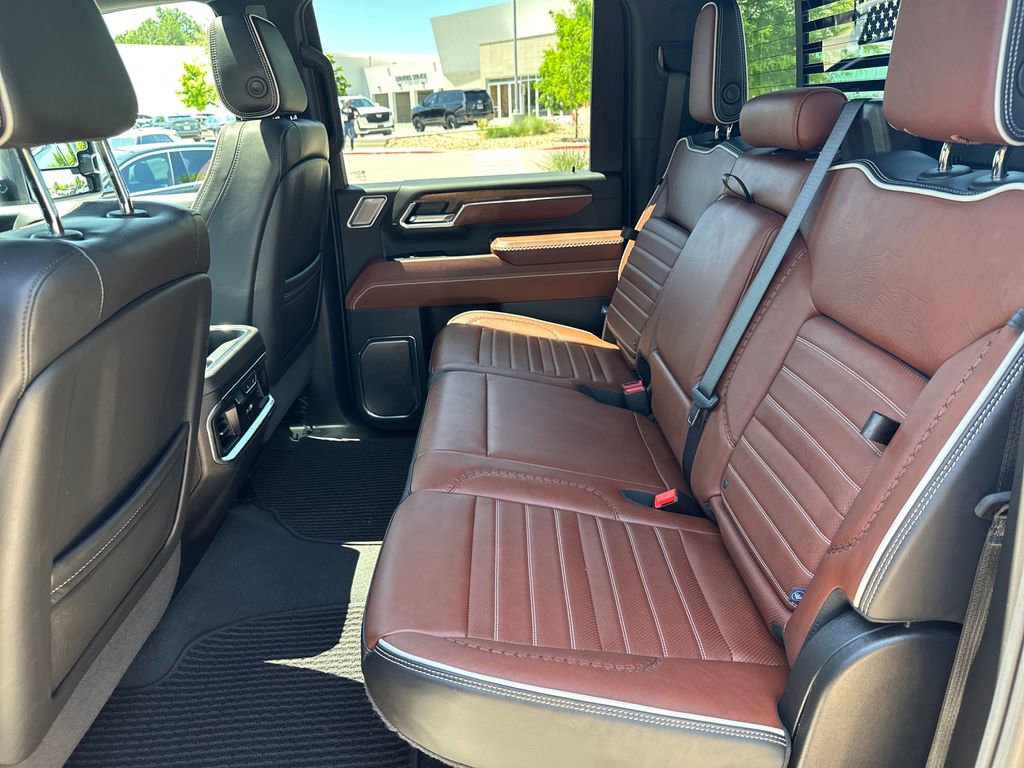 Used 2024 GMC Sierra 2500 Denali Ultimate AWD/4WD image 32