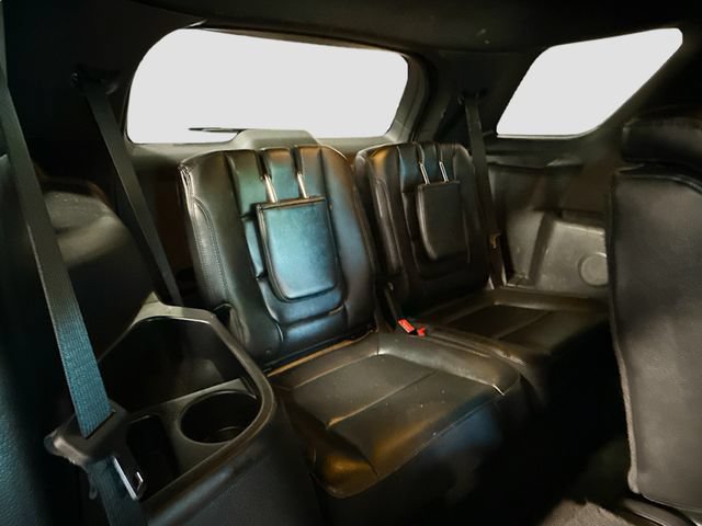 Used 2016 Ford Explorer XLT w/ Equipment Group 202A AWD/4WD image 23
