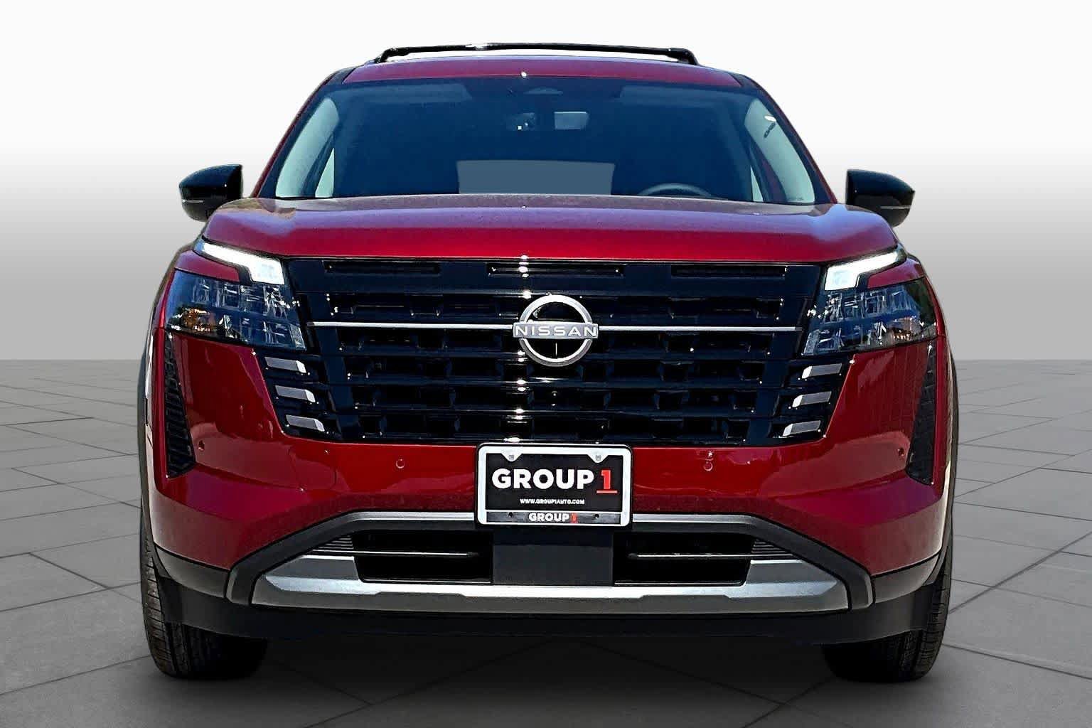 New 2026 Nissan Pathfinder SL image 3