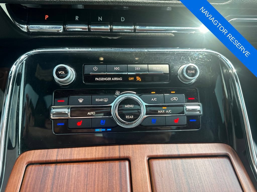 Used 2018 Lincoln Navigator Reserve w/ Technology Package AWD/4WD image 19
