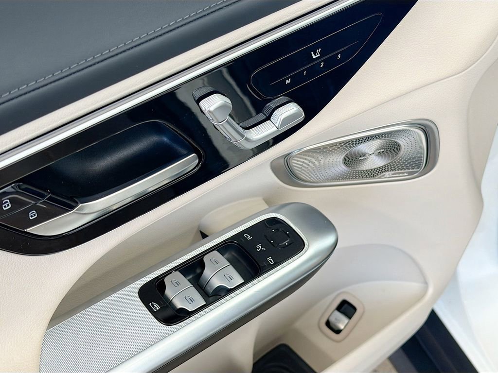 Used 2023 Mercedes-Benz GLC 300 4MATIC image 17