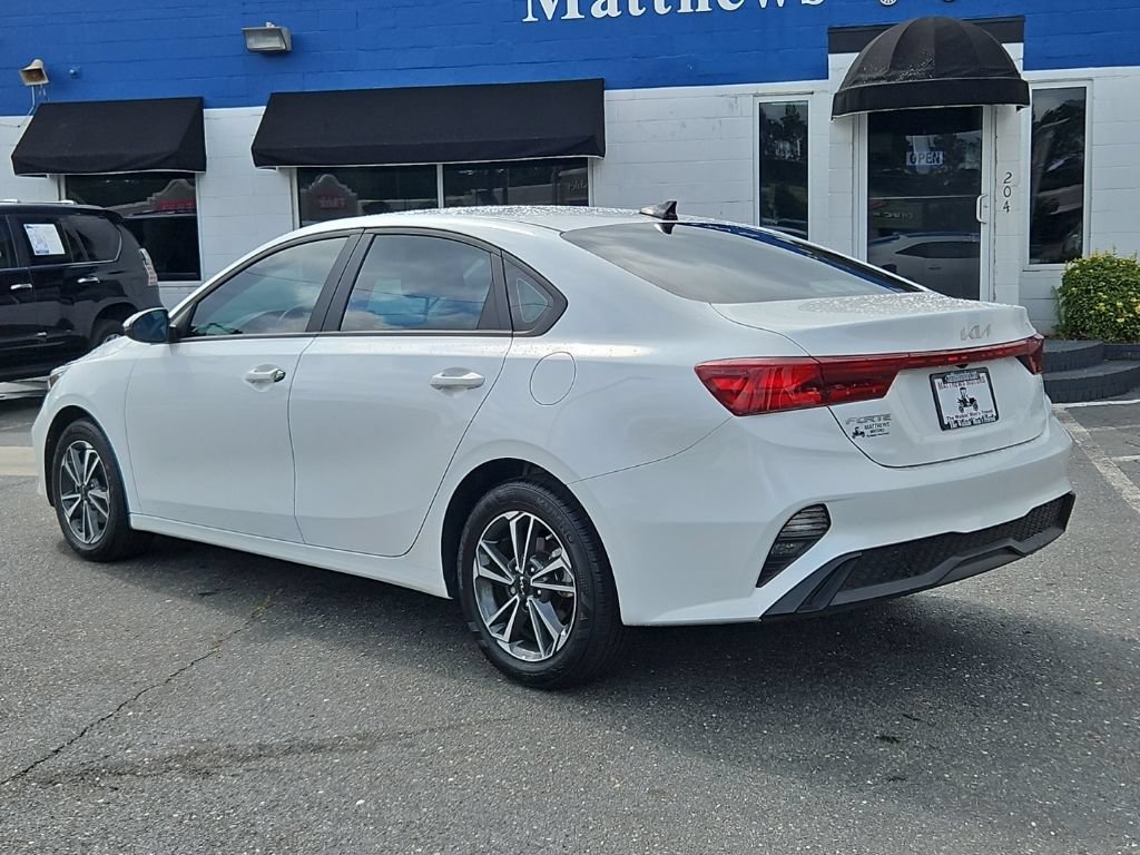 Used 2024 Kia Forte LXS w/ LXS Technology Package FWD image 5