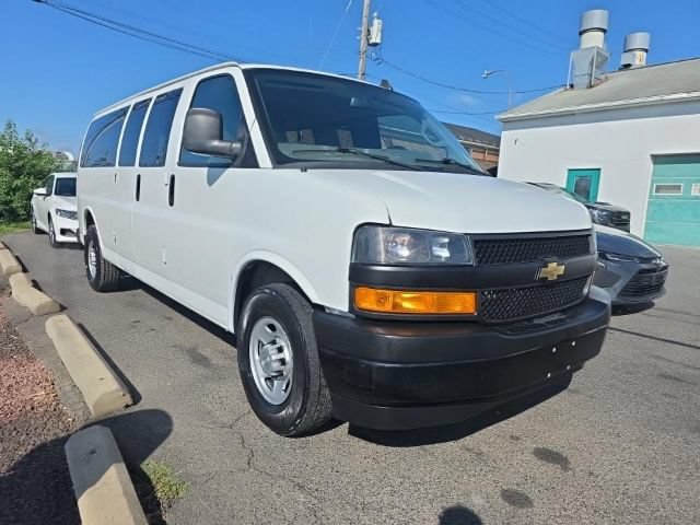 Used 2020 Chevrolet Express 3500 LS RWD image 2