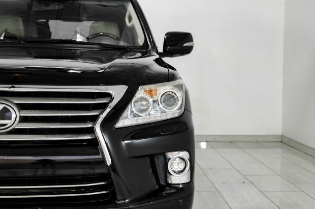 Used 2014 Lexus LX 570 4WD image 59