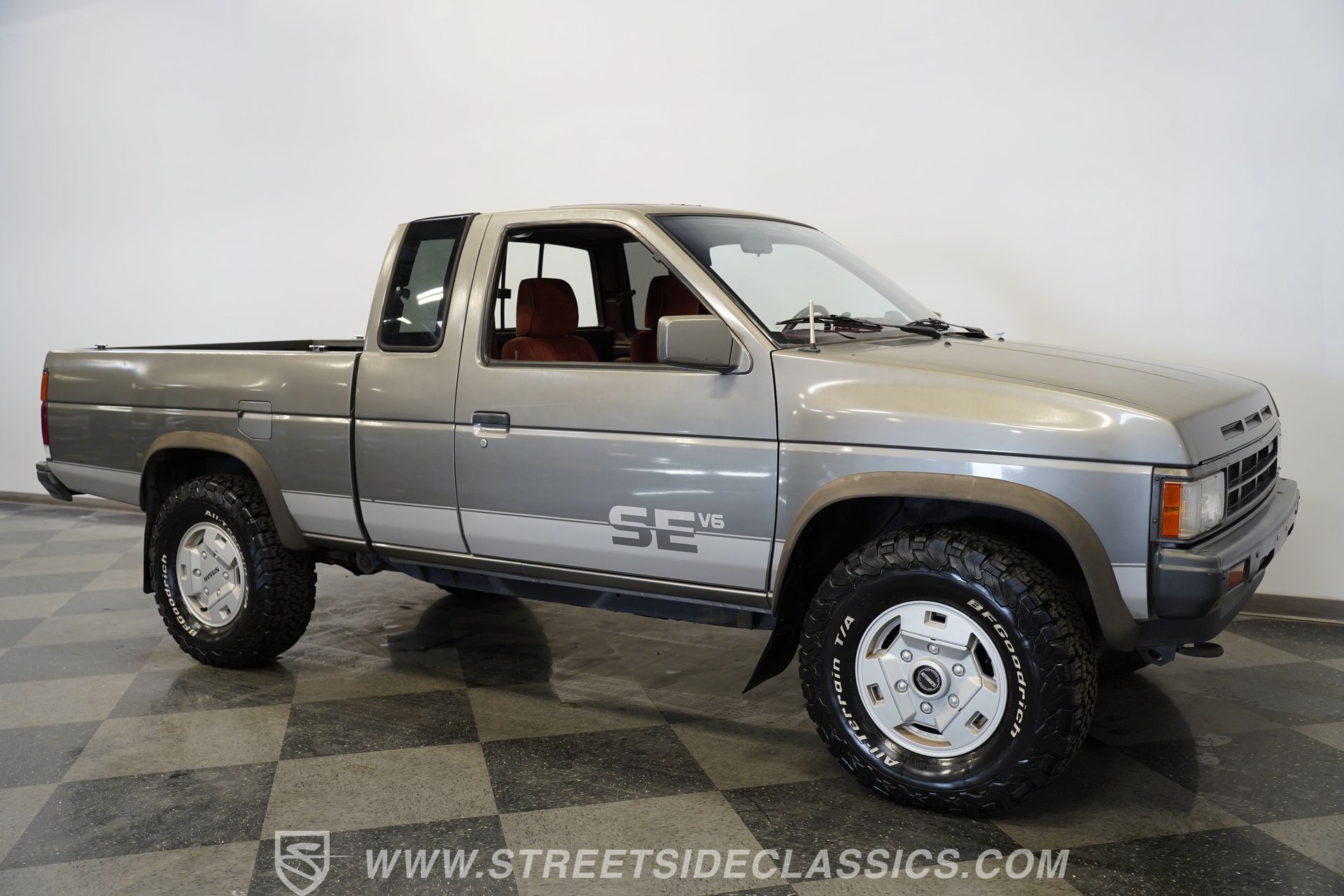 Used 1989 Nissan Pickup 4x4 King Cab V6 image 16