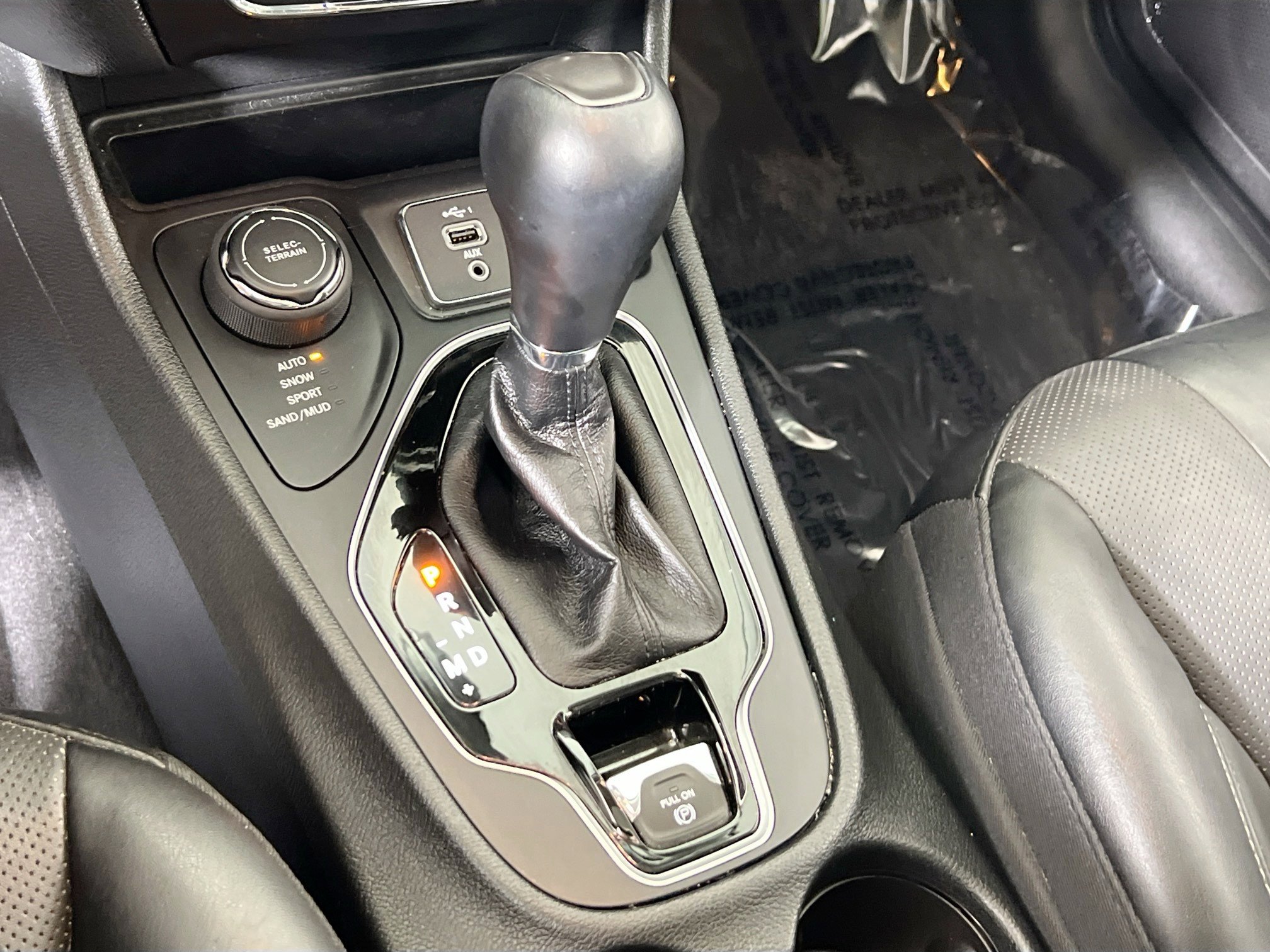 Used 2022 Jeep Cherokee Limited w/ Mopar Interior Package image 16