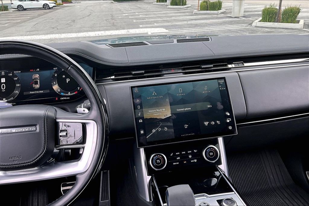 Used 2023 Land Rover Range Rover SE AWD/4WD image 8