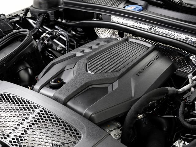 Certified 2026 Porsche Macan AWD/4WD image 28