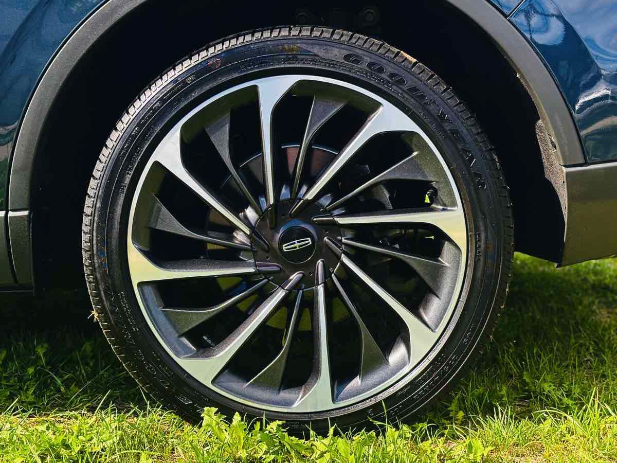 Used 2024 Lincoln Aviator Reserve w/ Equipment Group 201A AWD/4WD image 27