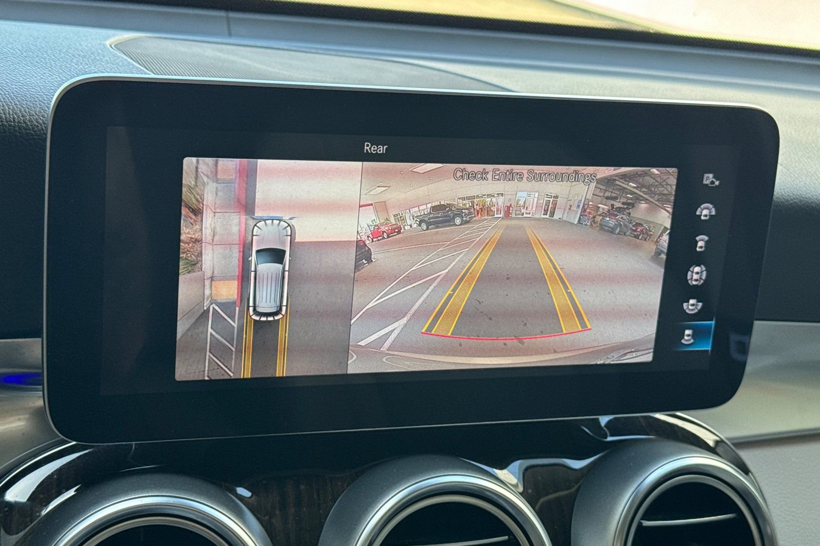 Used 2022 Mercedes-Benz GLC 300 4MATIC image 27
