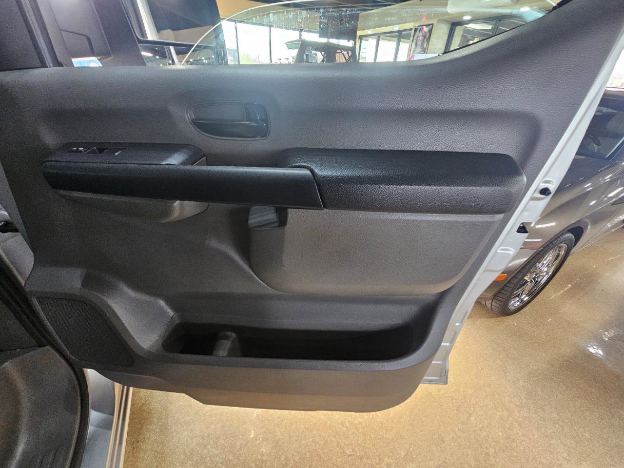 Used 2017 Nissan NV 1500 SV image 9