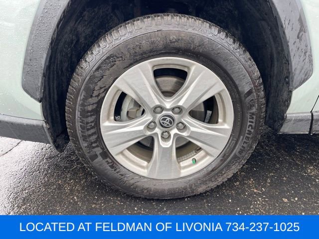 Used 2021 Toyota RAV4 XLE w/ Convenience Package image 5