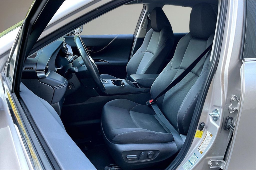 Used 2022 Toyota Venza LE AWD/4WD image 21