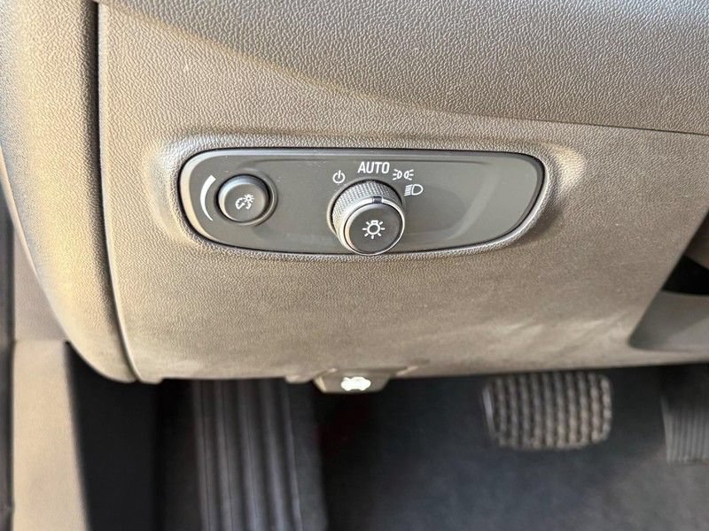 Used 2024 Chevrolet Equinox LT w/ LPO, Floor Liner Package AWD/4WD image 24
