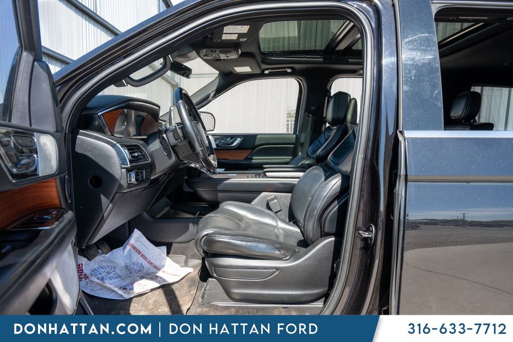 Used 2019 Lincoln Navigator Reserve image 5