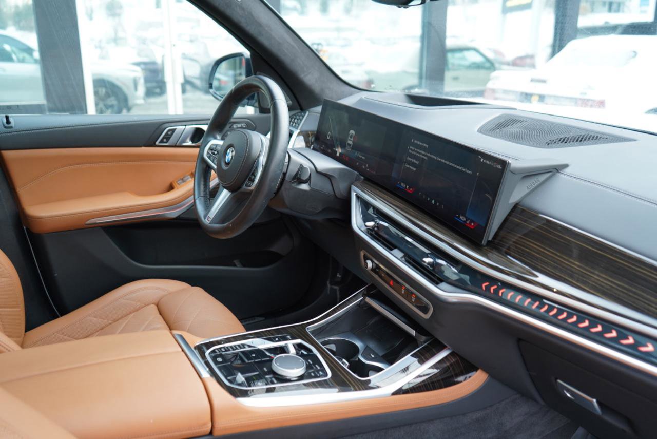 Used 2025 BMW X7 xDrive40i w/ M Sport Package image 86