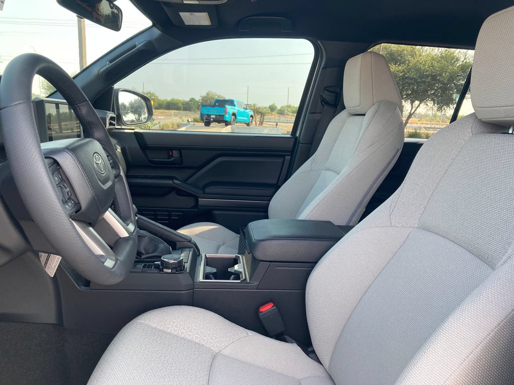 New 2026 Toyota 4Runner SR5 AWD/4WD image 2