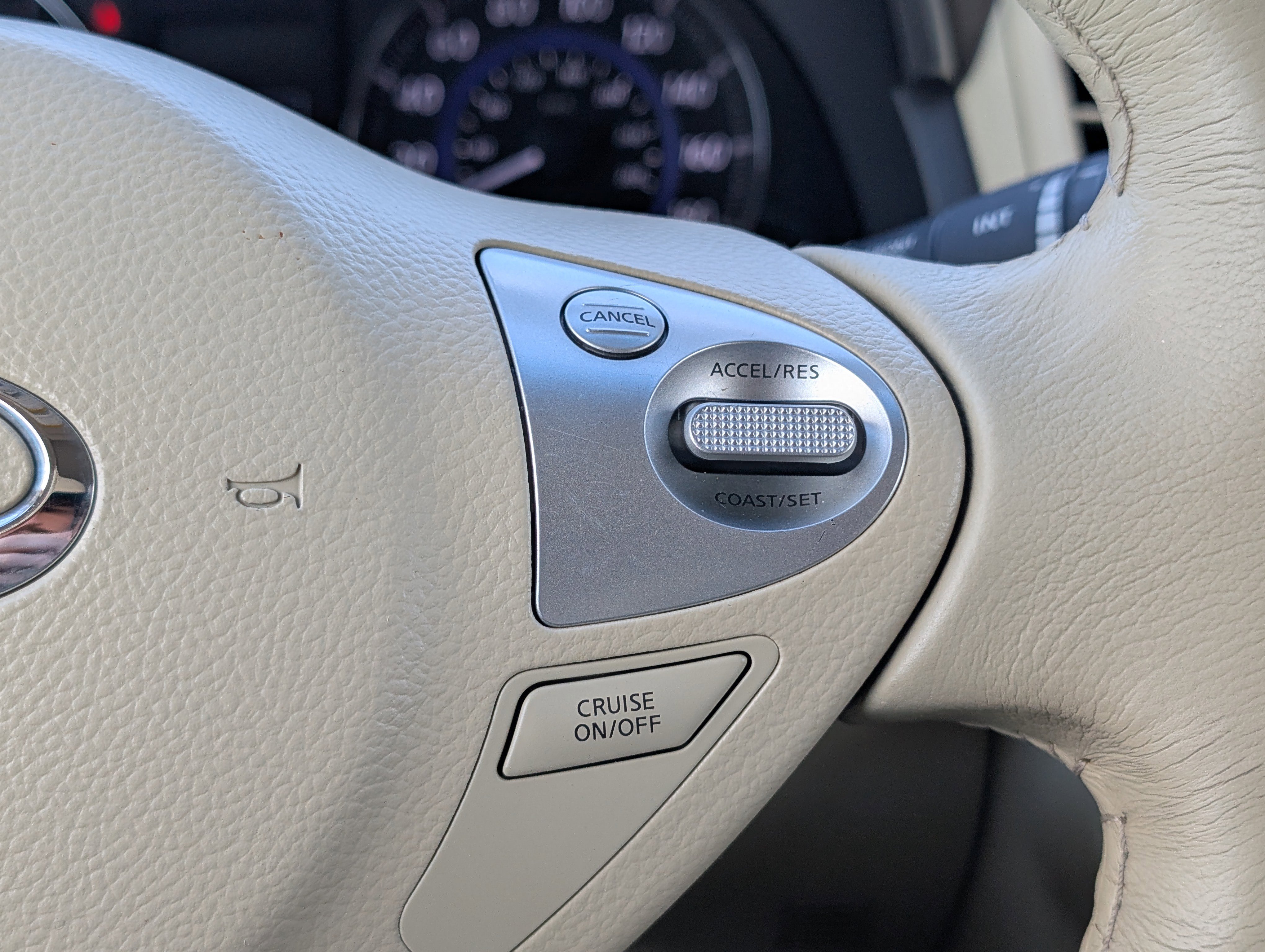 Used 2017 INFINITI QX70 AWD image 15