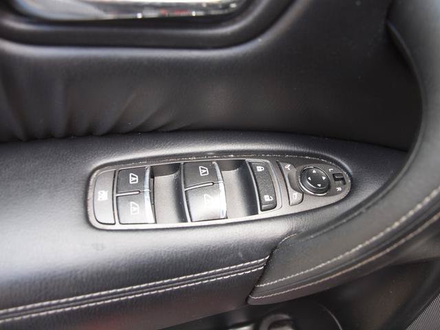 Used 2015 INFINITI QX80 4WD w/ Driver's Assistance Package image 9