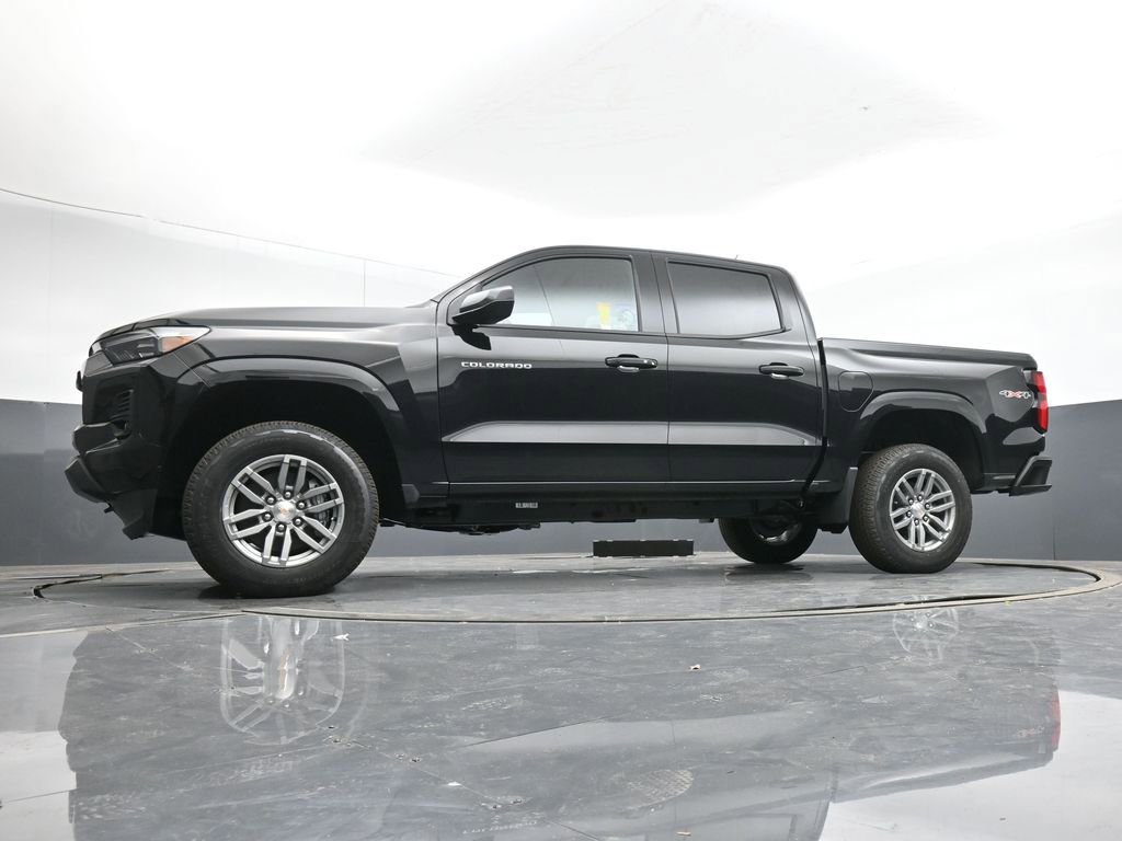 Used 2024 Chevrolet Colorado LT w/ LT Convenience Package III image 10