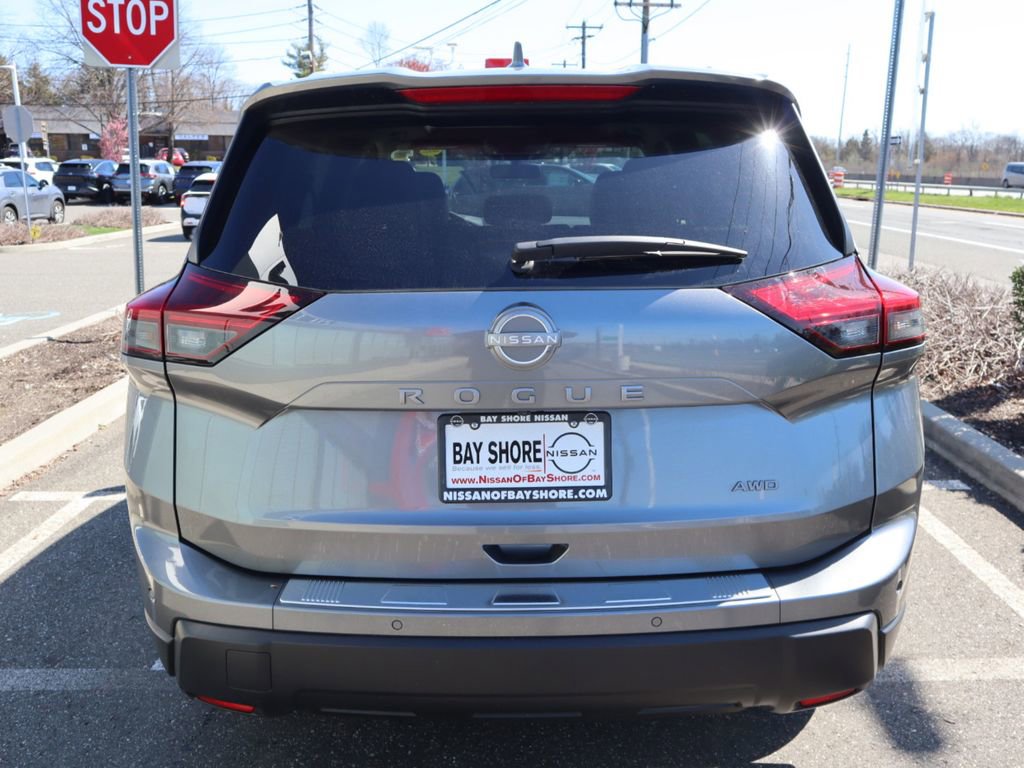 Certified 2025 Nissan Rogue SV w/ SV Premium Package image 6