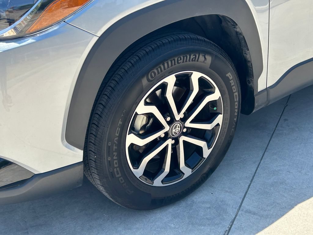 Used 2023 Toyota Corolla Cross AWD Hybrid image 9
