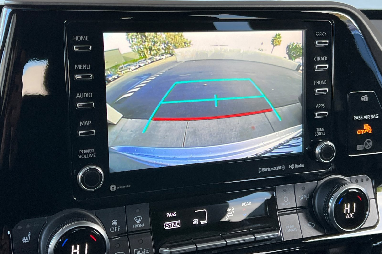 Certified 2022 Toyota Highlander XLE image 21